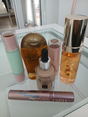 Maybelline New York Beauty-Set: Sky High Mascara, Catrice HD Foundation & mehr