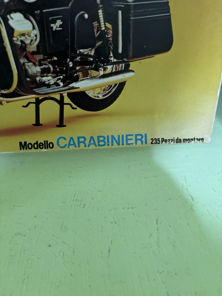 Moto Guzzi V7 Carabinieri Scala 1:9 - Immagine 3 di 4