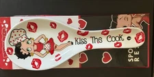 Kiss the Cook Ceramic red kisses Kitchen Spoon Rest New