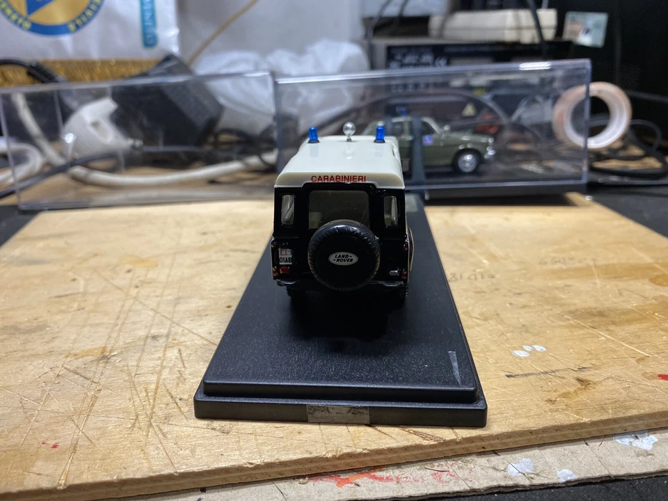 AUTOPARCO 1/43 LAND ROVER DEFNDER CARABINIERI 110 - Immagine 4 di 4