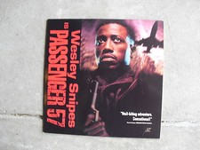 Passenger 57 Movie Laserdisc Wesley Snipes