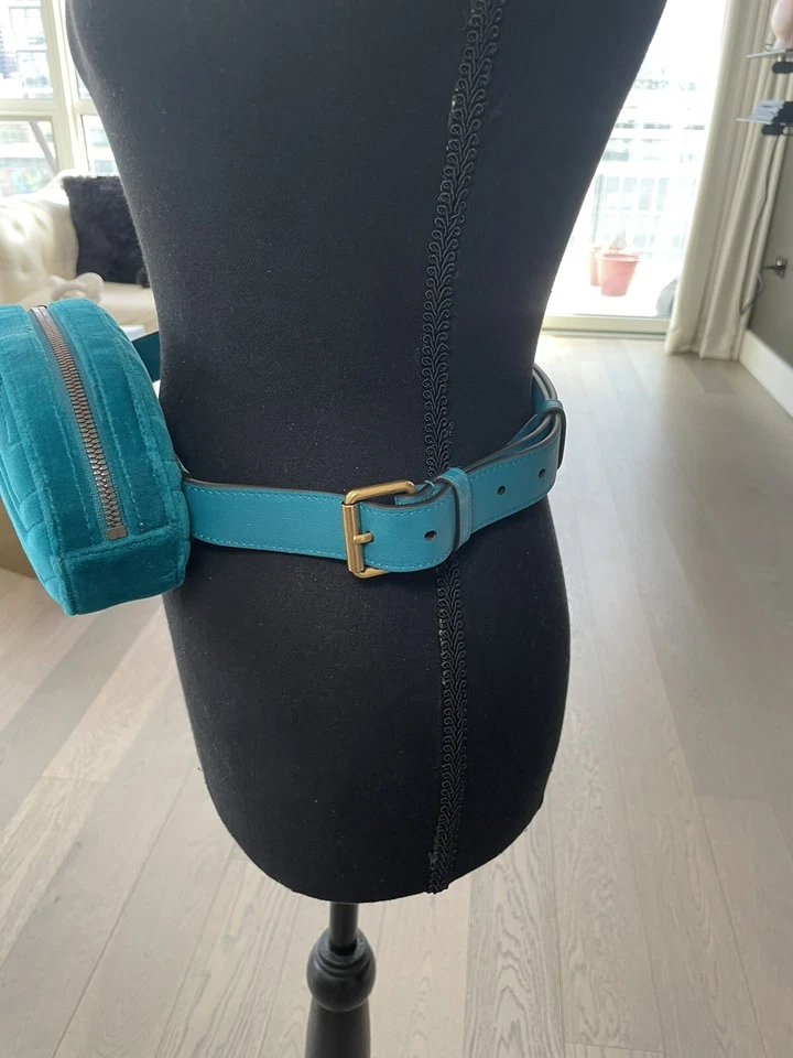 Bolso Cinturón Gucci Azul Teal Terciopelo Matelasse GG Foto 3 de 4