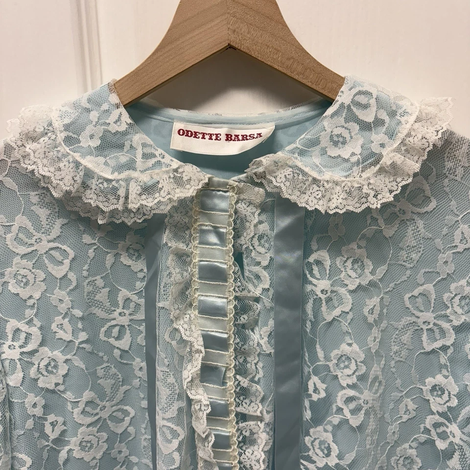 Vestido de Colección Odette Barsa Peignoir Polvo Azul Encaje Superposición Mediano Nuevo con Etiquetas Foto 4 de 4