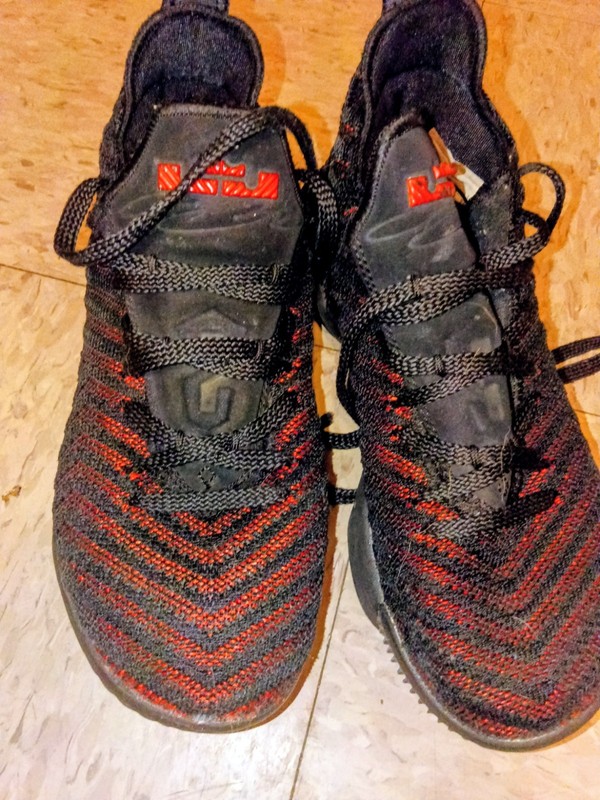 lebron james shoes size 7y Red and black. Great condition. Worn only 3 times.