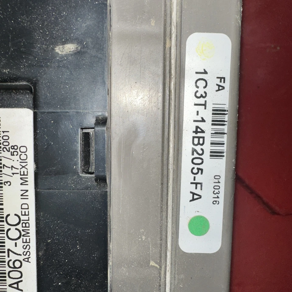 1999-2001 F250 F350 Fuse Box Relay Junction Block Panel OEM 1C3T-14A067-CC GAS - Image 2 of 4