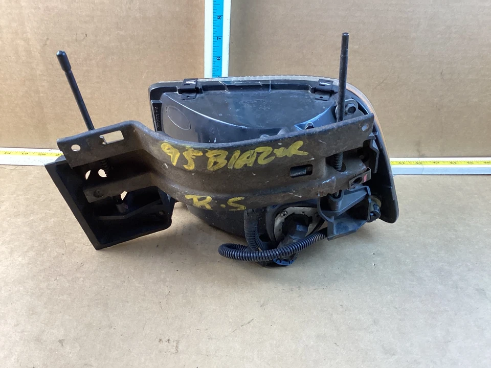 Conjunto de faros delanteros derecho del lado del pasajero Chevrolet Blazer S10 1995-1997 Foto 4 de 4