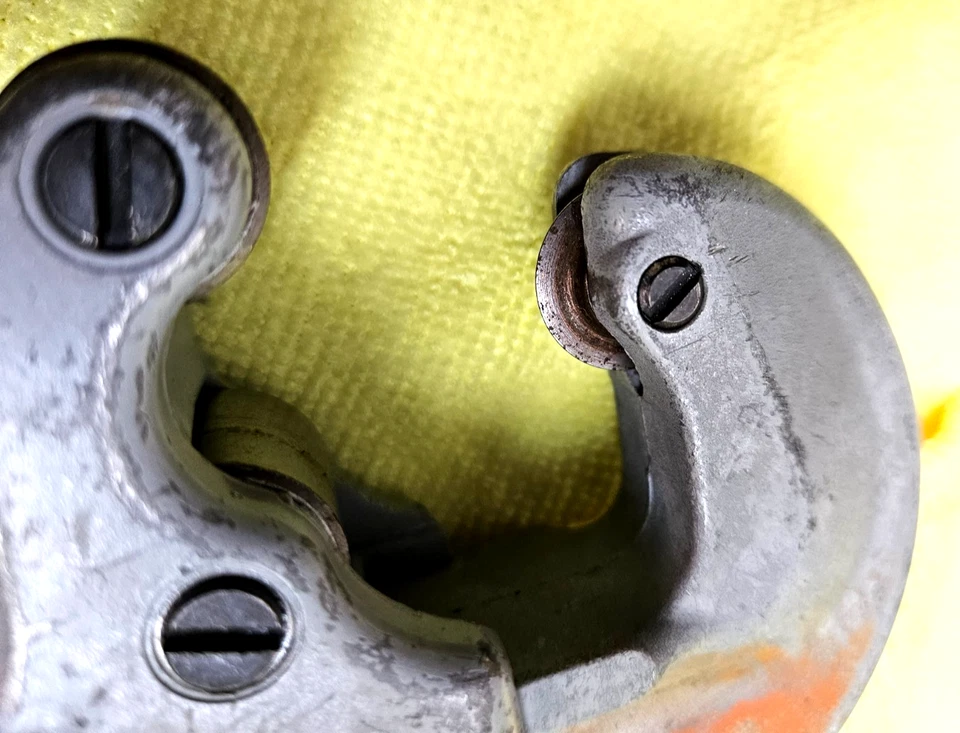 RIDGID No. 20 Pipe Cutter 5/8"–2 1/8" USA Made – Quality Tool - Image 4 of 4