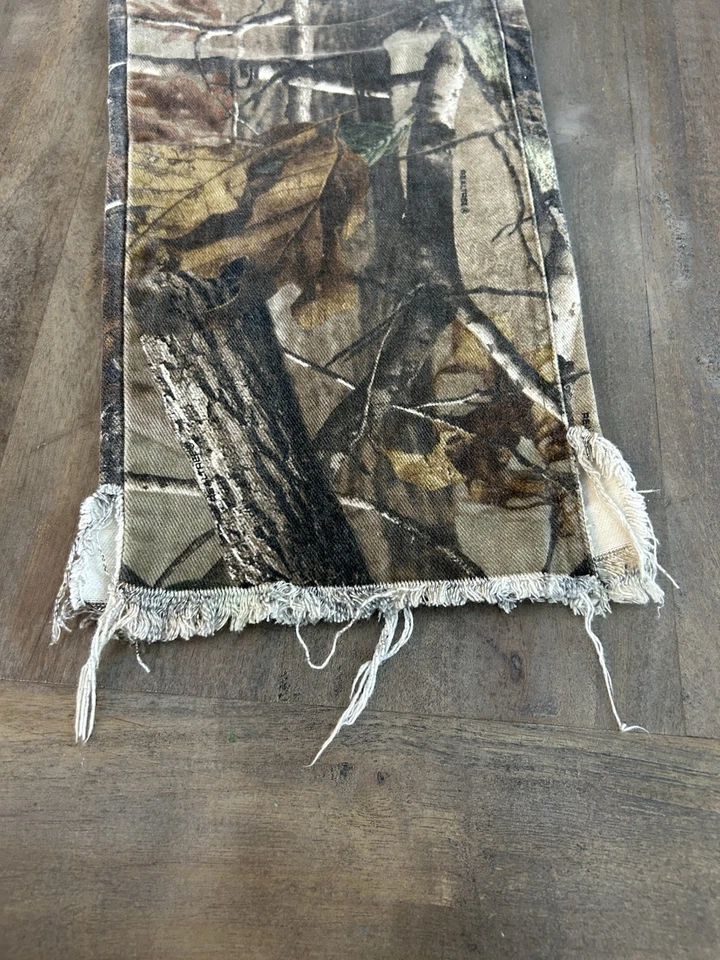 Wrangler Realtree Camo Jeans 32x34 Vintage USA Fabric Distressed Hunting Pants - Image 4 of 4