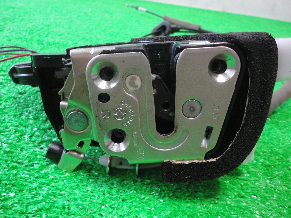 NISSAN SERENA HC26 Genuine Door Latch Lock Actuator Front Right