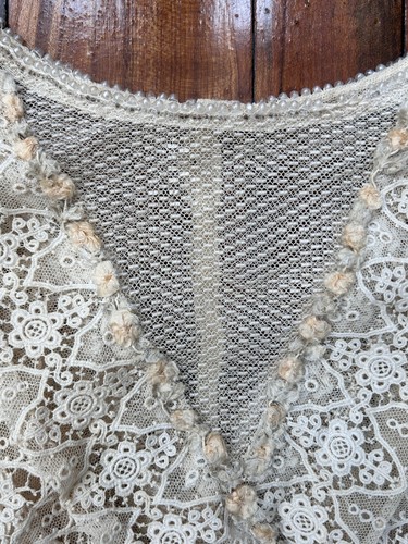 Edwardian 1900s 1910s Ivory silk and lace ribbon work rosette gown antique - Picture 3 of 11