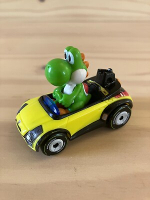 Hot Wheels Nintendo Super Mario Kart Yoshi Sport Coupe  Die-cast Car Model 1/64