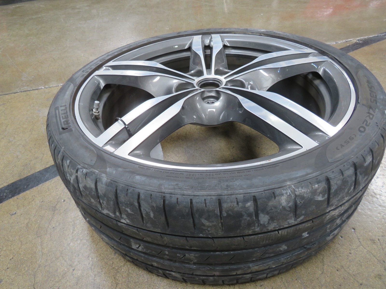 Ferrari Portofino, Front Wheel, Curb Rash, Used, P/N 336566