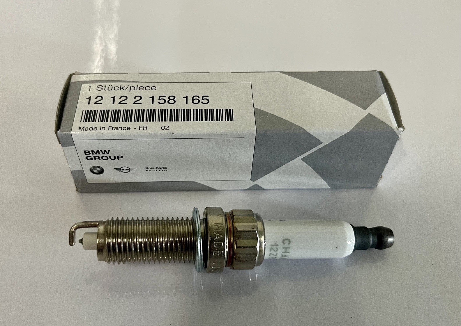 1 Genuine BMW / MINI OEM Spark Plug 12122158165