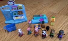 Peppa Pig Figures and Grocery Store Supermarket Lot Of 20 Pieces/ 6 Figures Food