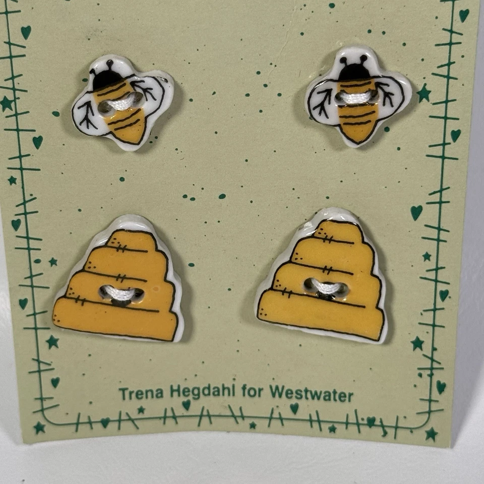 Trena's Trinkets Novelty Buttons Bees Beehives Hearts Angels Lot of 3 - Image 3 of 4