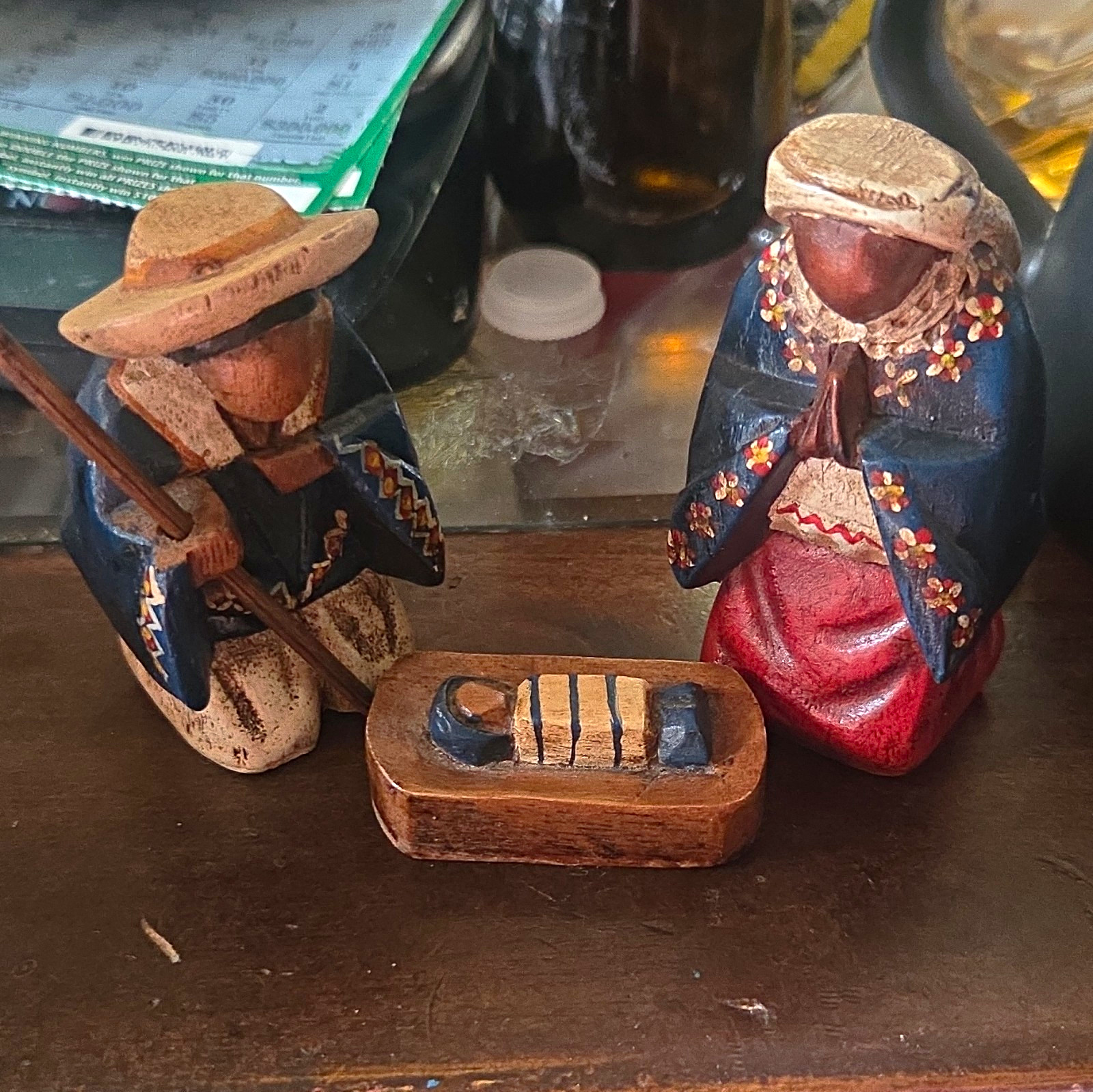 Hand- carved & painted Wooden Nativity Set 3pc Mary Joseph Baby Jesus in Manger