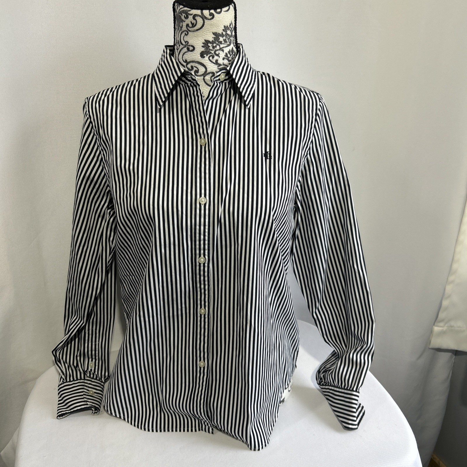 Lauren Ralph Lauren Black & White Striped Button-Up Shirt Women’s Size Medium