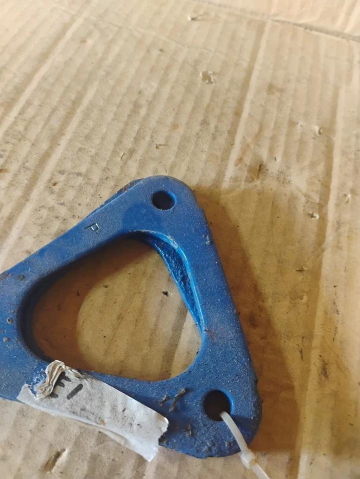 OEM 4X4 Motor Mount Extensions Pair 73-87 Chevy GMC K10 K20 K5 - Image 3 of 4