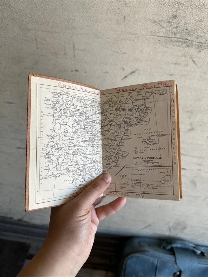 Vintage Spanish Collins Phrase Book 1961 Rare - Image 3 of 4