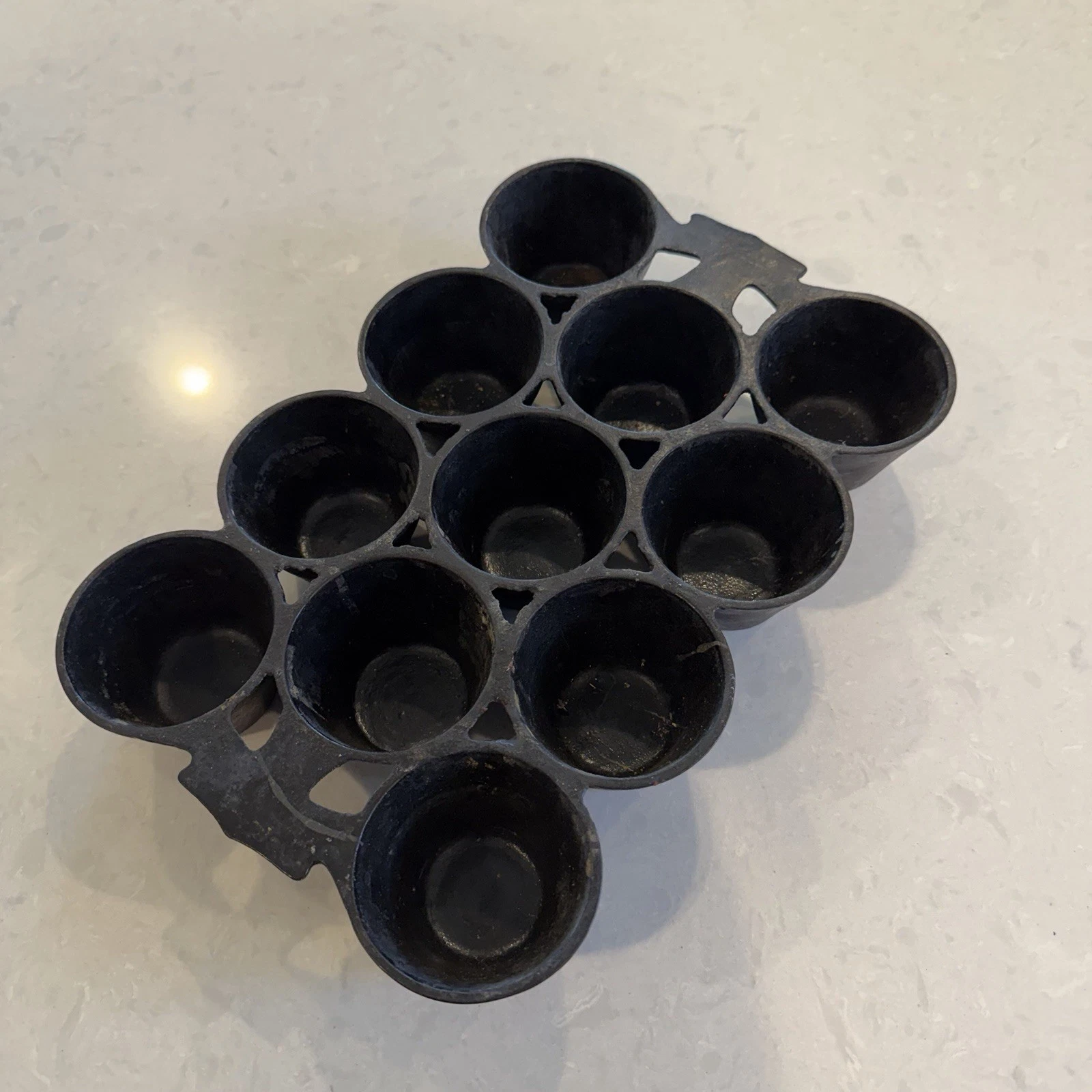 Vintage ERIE Pre-Griswold Cast Iron No. 10 Popover Muffin Pan 11 Cup Nice
Opens in a new window or t