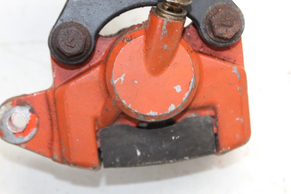 1982 SUZUKI GS550E REAR BACK BRAKE MASTER CYLINDER AND CALIPER  - Image 2 of 4