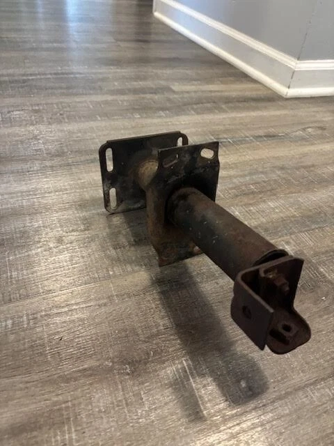 Amortiguador de parachoques trasero Cadillac Brougham 1982-1992 usado Foto 3 de 4