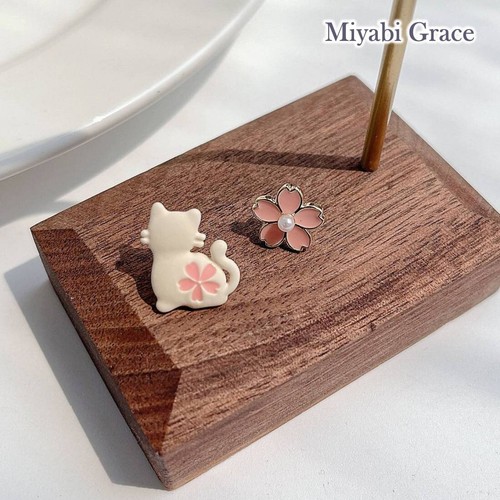 Clip On Earrings Invisible White Cat Cherry Blossom Pink Flower Clip Earrings - Picture 10 of 23