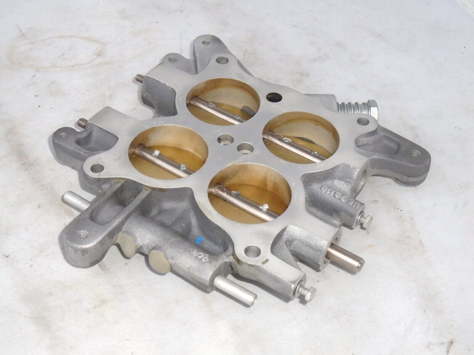70110 ROLLS ROYCE 1984 - 1992 Mulsanne Throttle body BENTLEY EIGHT 6.7 UE70110