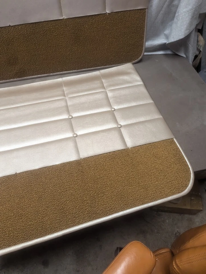 Nuevo Repo 1963 1964 Buick Riviera paneles de puerta delantera estándar Fawn Foto 3 de 4