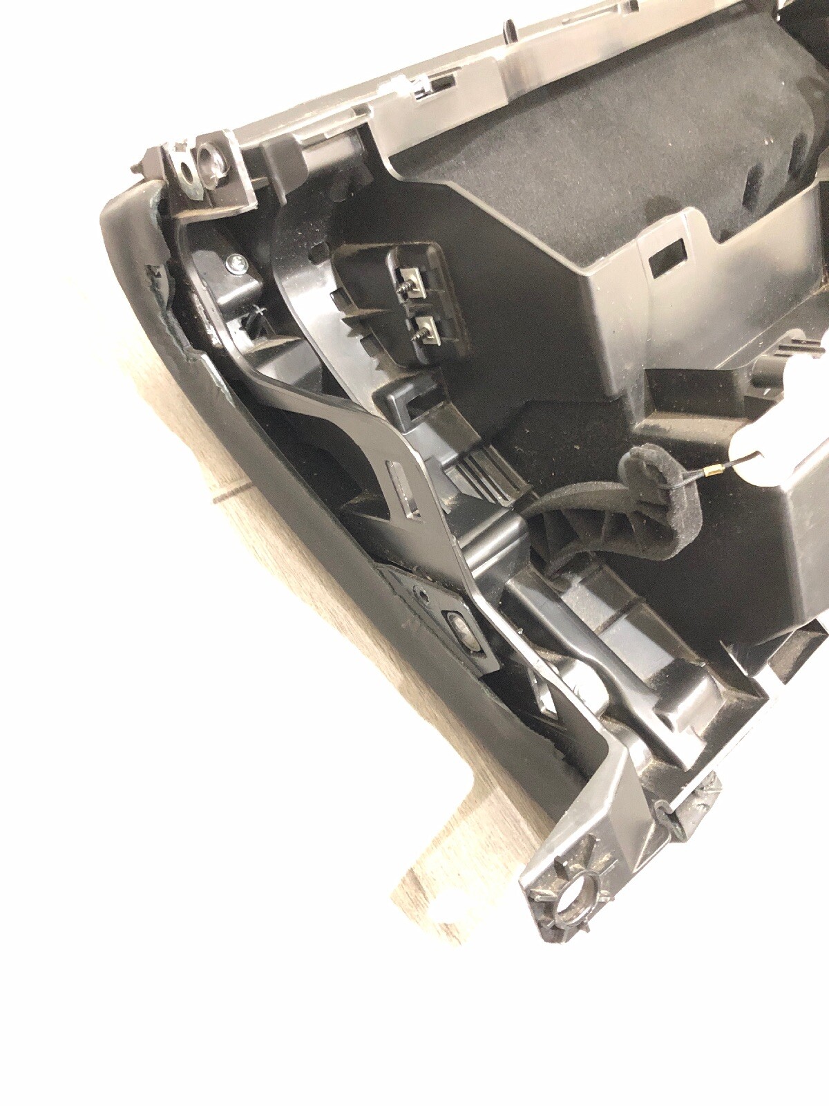 2014 2015 2016 2017 Maserati Ghibli SQ4 Dashboard Dash Glove Box Compartment OEM