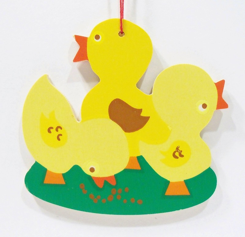 Erzgebirge Germany Baby Chicks Bird Wooden Wood Fretwork Vintage Easter Ornament