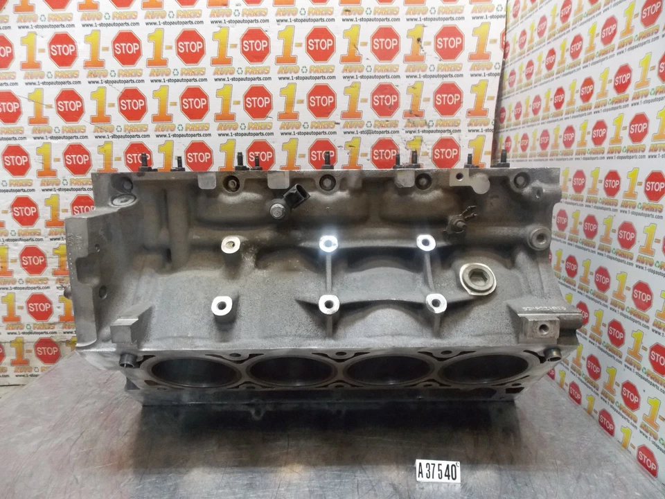 Chevrolet Silverado 1500 2010-2013 montaje de bloque de cilindros de motor de 5,3 L OEM Foto 4 de 4