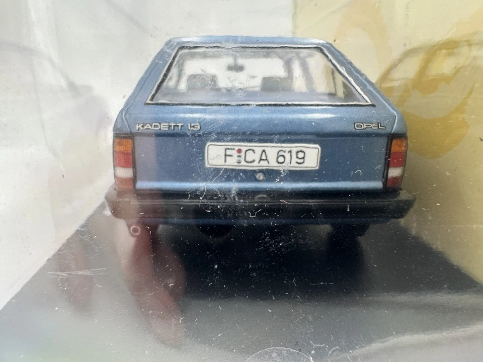 DIE CAST 1/24 " OPEL KADETT D - 1979 " AUTO VINTAGE 1/24 - Immagine 2 di 3