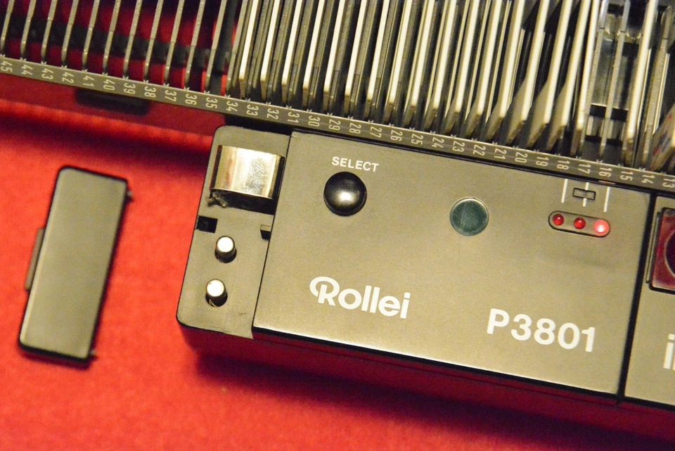 Rollei P3801 IR 35mm Twin Lens Dissolve Slide Projector,  90mm 1:2.4 S Heidosmat - Image 3 of 4