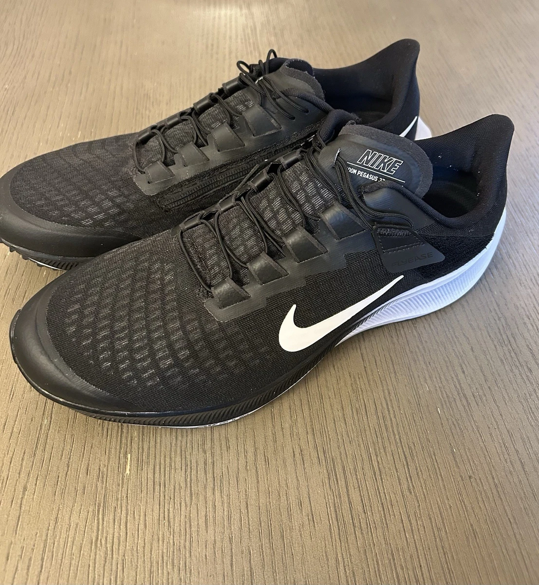 Preços baixos em Nike Air Zoom Pegasus 37 FlyEase Black White | eBay