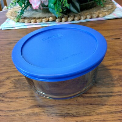 Pyrex Cup-950 mL Glass Round Storage Container with Blue Lid 7201