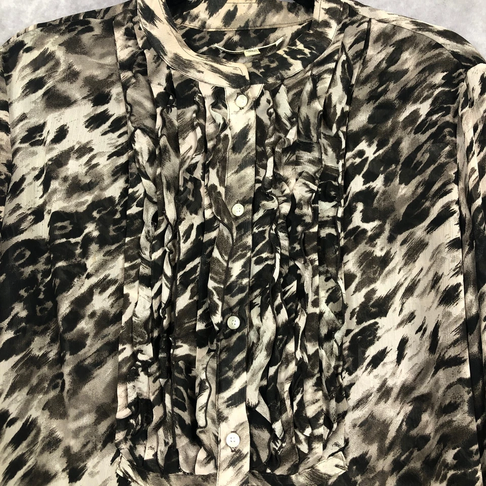 Blusa túnica Travelsmith talla M estampado animal volantes manga larga con botones Foto 4 de 4