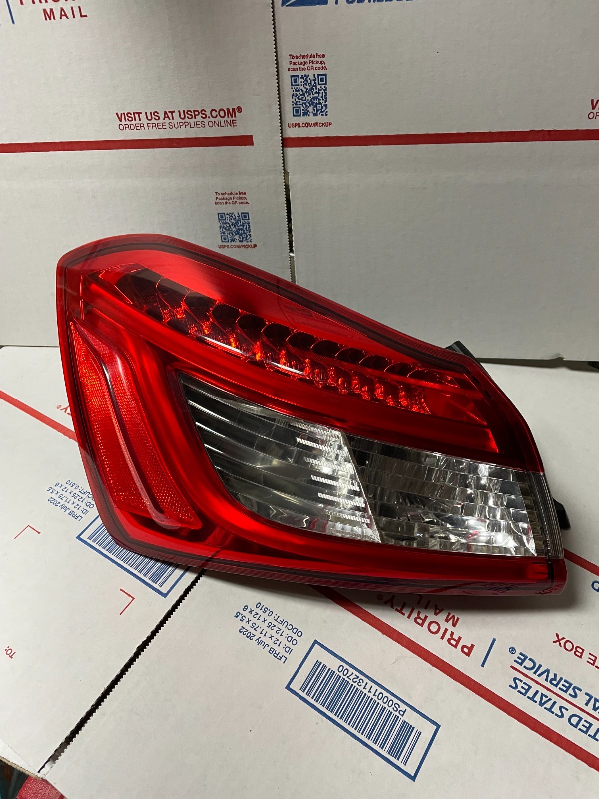 670008482 Maserati Ghibli 14-20 M157 Rear Left Driver Side Outer Tail Light Lamp