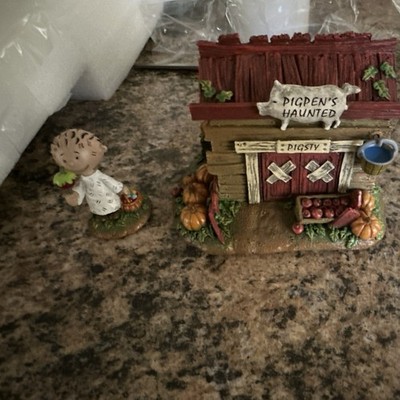 Hawthorne Village Peanuts Pigpen Halloween Illuminated Village House