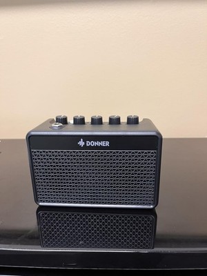 Donner Guitar Amp Small Electric Amplifier 5W Practice Guitar Combo Amp DA-10