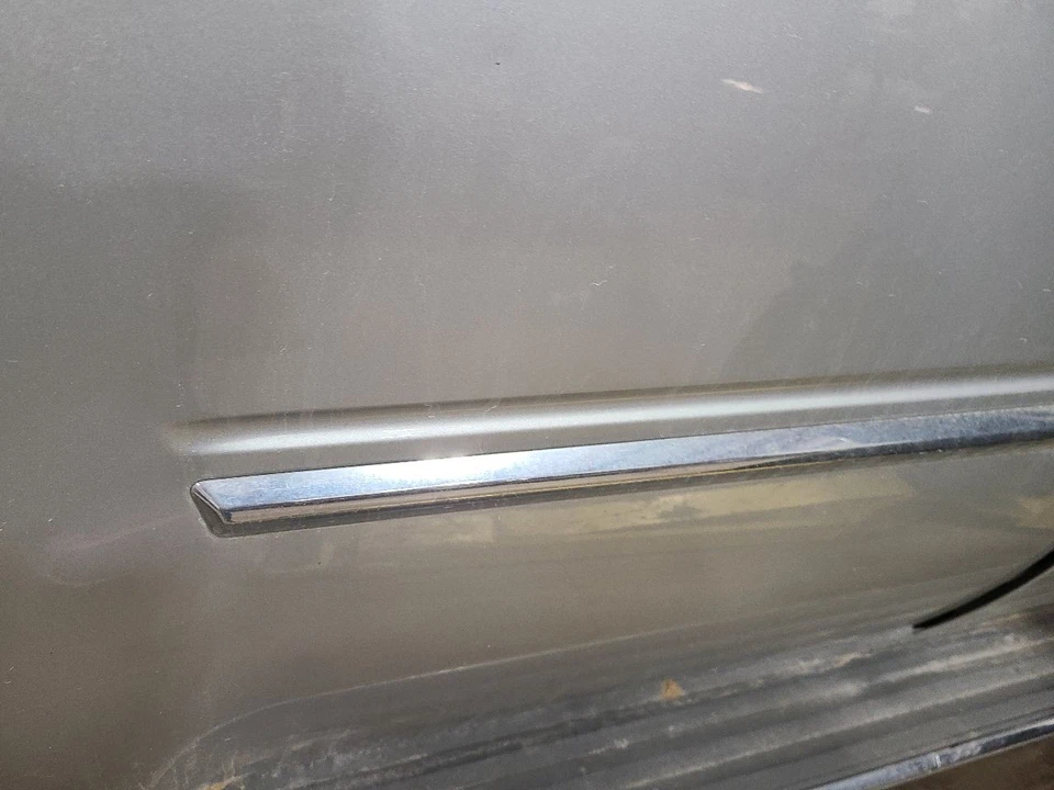 2010 2011 2012 2013 2014 CADILLAC ESCALADE Passenger Right Rear Side Door  Foto 2 de 4