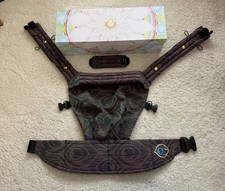 Artipoppe Argus azure in cotton green & iridescent pink baby carrier RRP370 New