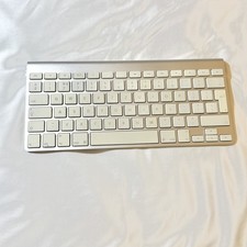 Apple Wireless Keyboard A1255 Deutsch QWERTZ Bluetooth Tastatur Silber Mac