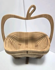 Bonnie and Pop New York swirl cut collapsible apple bowl