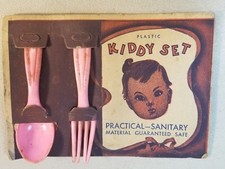 VINTAGE PLASTIC KIDDY TOY SET FORK SPOON 67C