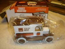 ERTL TRUST WORTHY HARDWARE 1913 FORD MODEL T DELIVERY TRUCK 1 / 25 BANK