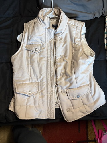 Sonoma Women's Puffer Vest Medium Beige Quilted Full Zip Sleeveless