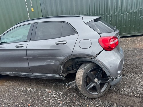 MERCEDES BENZ GLA 200 D AMG LINE PREMIUM + 2015 - 65 PLATE - Picture 5 of 12