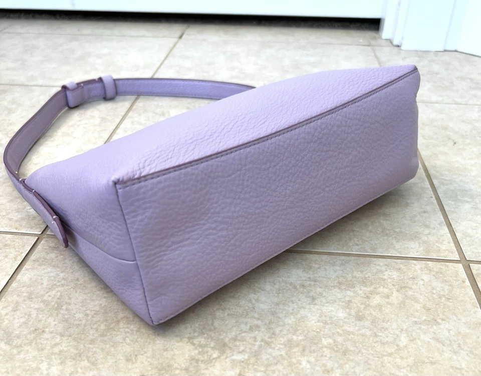 *NUEVO CON ETIQUETAS* Bolso de Hombro Vera Bradley Cuero Roxbury Media Luna en Lavanda Escarcha Foto 3 de 4