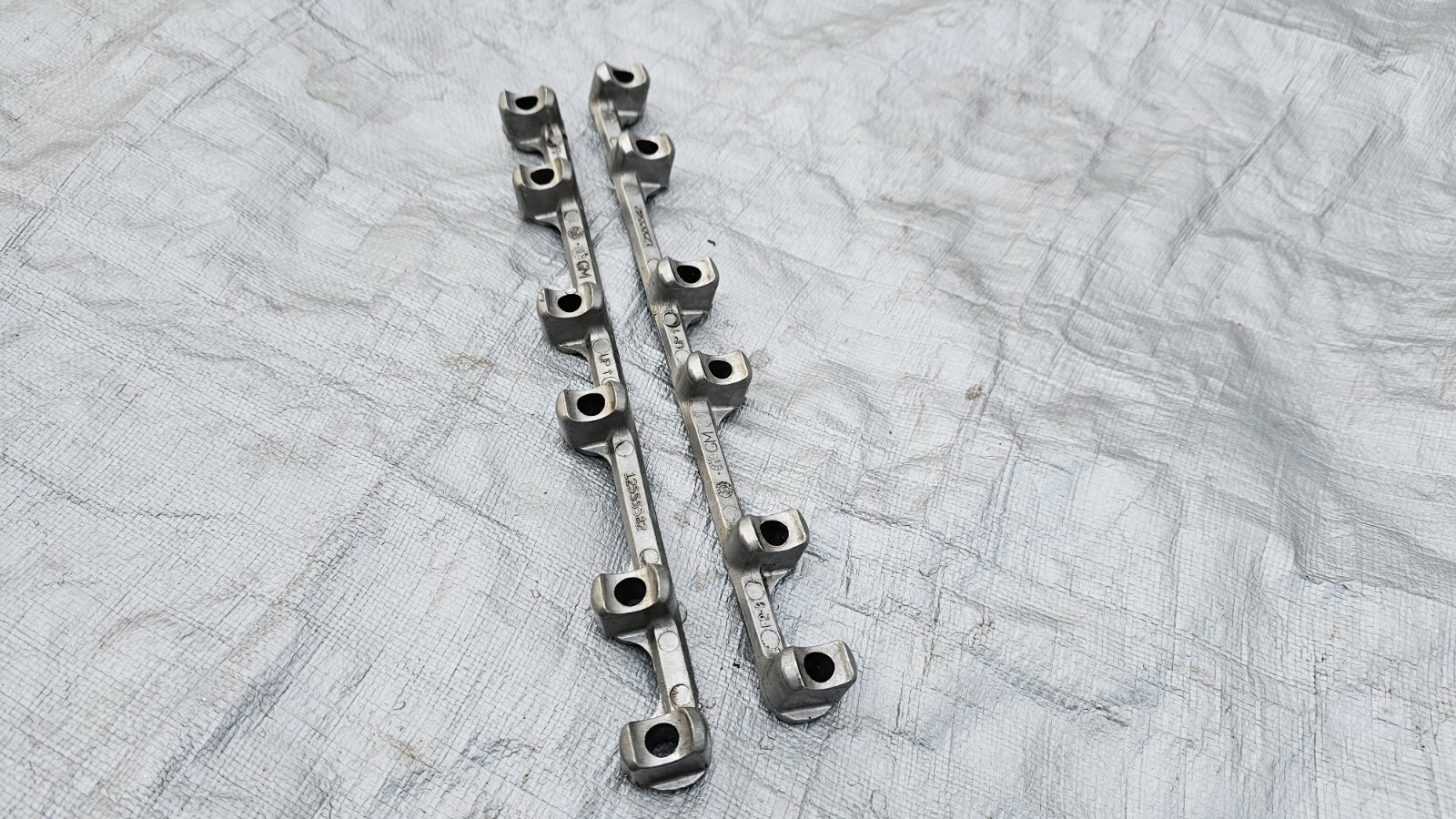 GM 12555582 Support, Valve Rocker Arm Pivot, Set Of 2 eBay